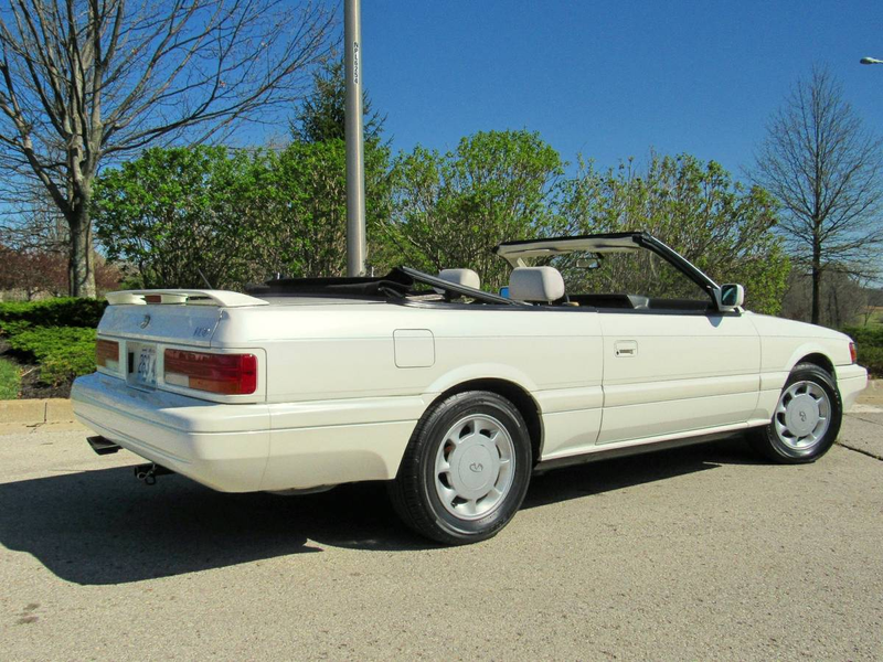 Illustration for article titled At $4,990, Could You Be Ready To Make Memories In This 1992 Infiniti M30 Convertible?